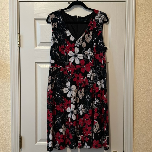 Size 16 nearly new Tommy Hilfiger Knit Dress - Picture 1 of 5